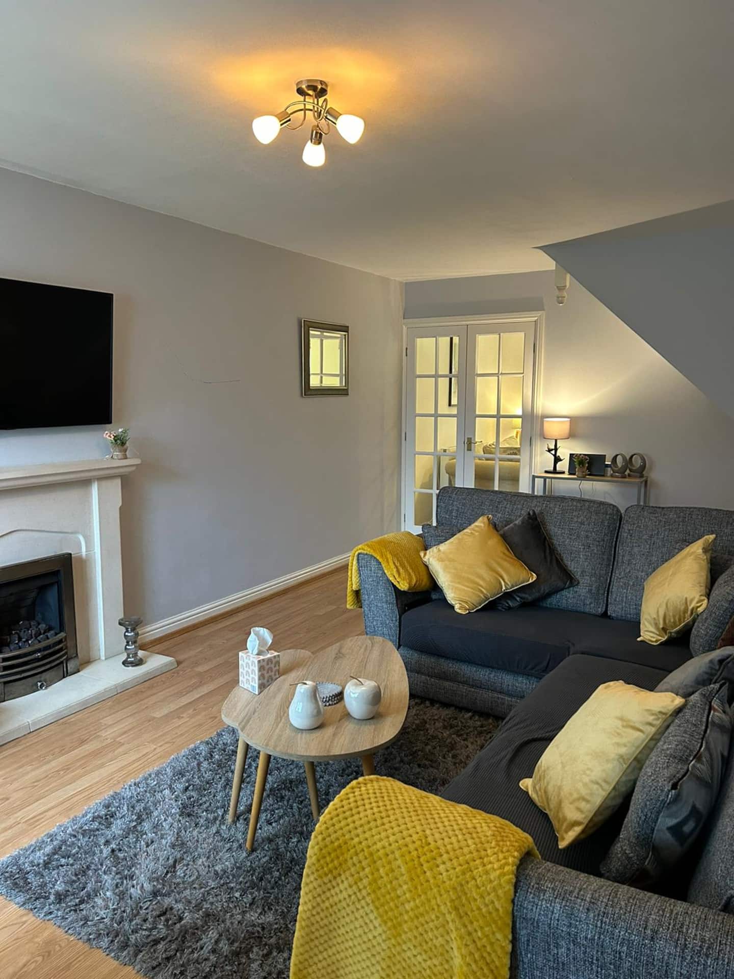 Lounge with gas fireplace